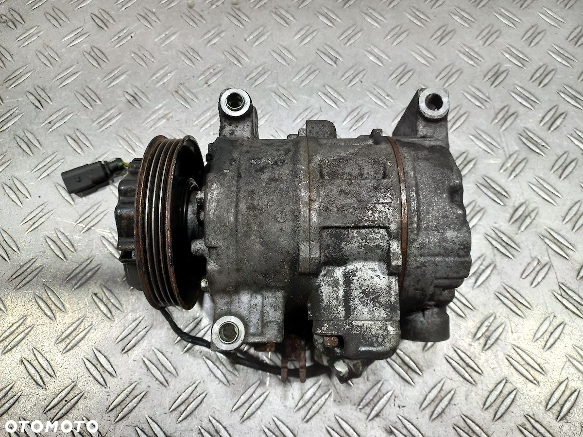 POMPA, SPRĘŻARKA KLIMATYZACJI AUDI A4 B6 447220-8434 2.5 TDI - 2