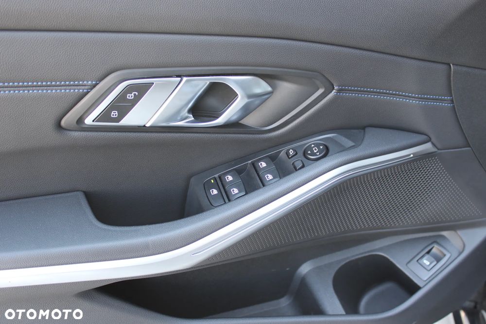 BMW Seria 3 320d M Sport Sport - 23