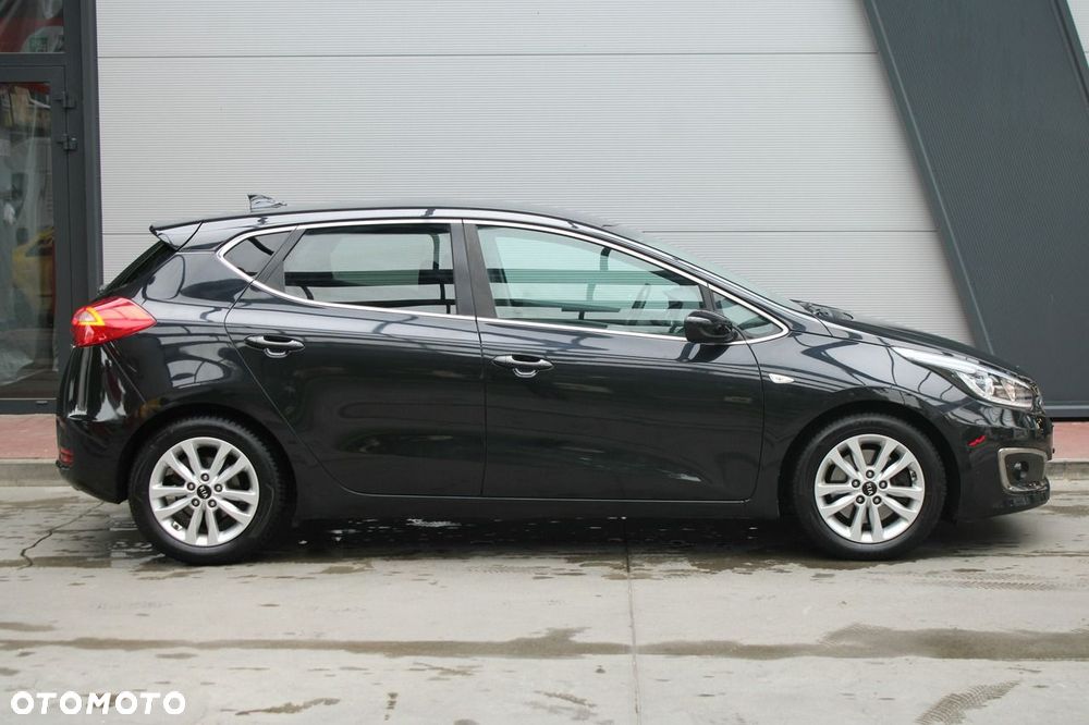 Kia Ceed 1.4 CVVT Dream-Team Edition - 4