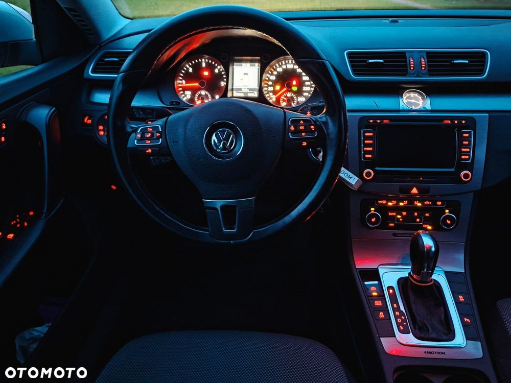 Volkswagen Passat 2.0 TDI 4Mot Highline DSG - 10