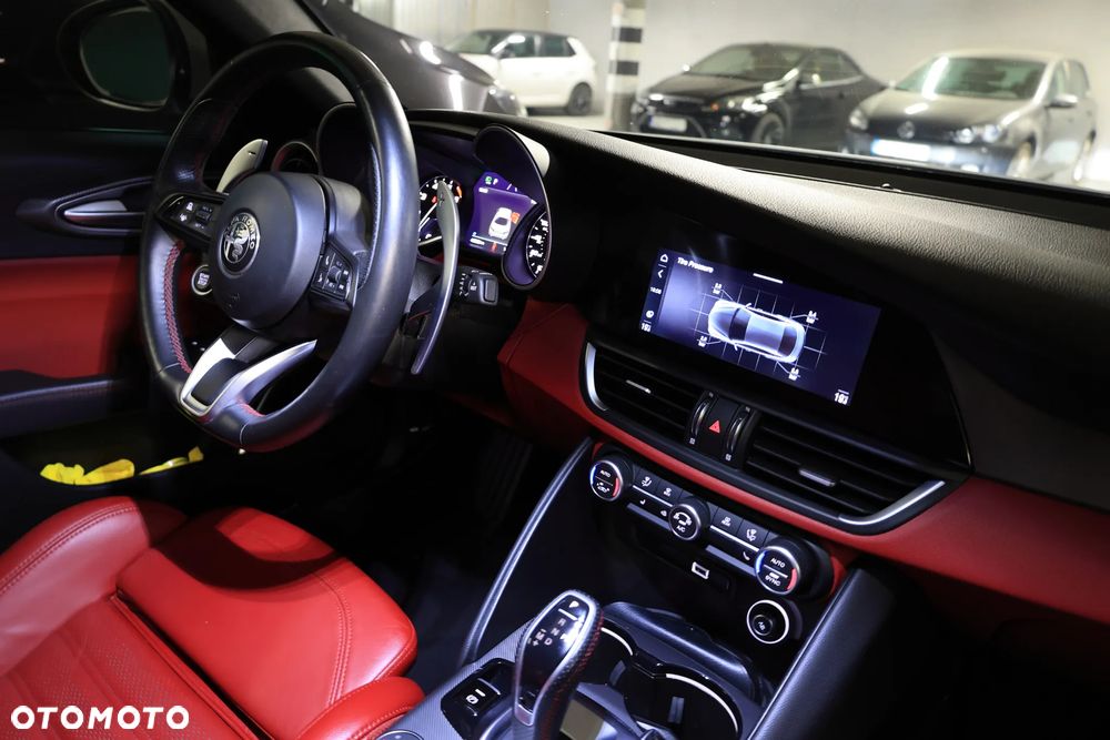 Alfa Romeo Giulia 2.0 Turbo 16V AT8 Veloce - 29