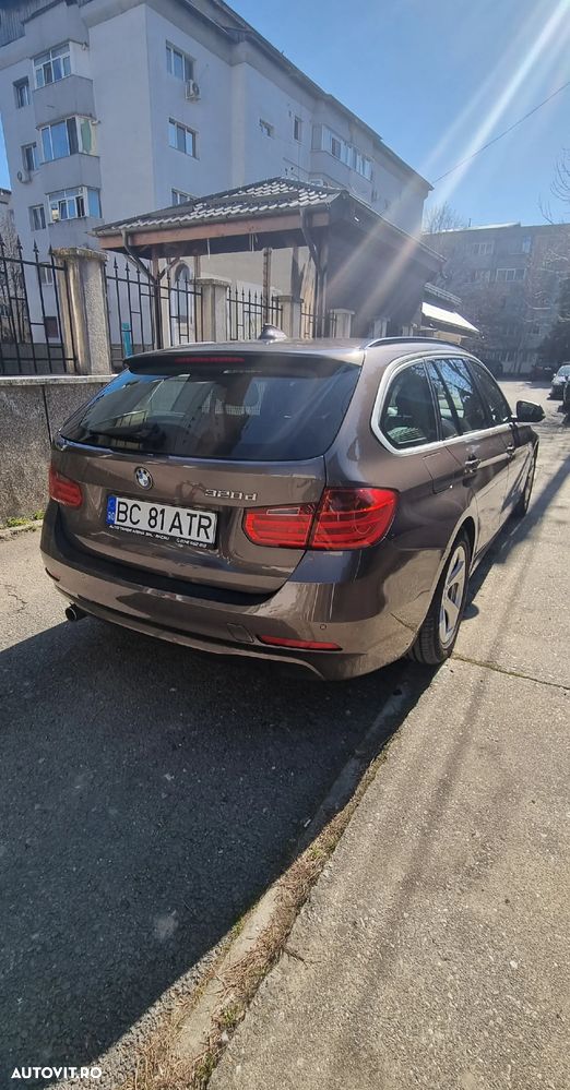BMW Seria 3 320d Efficient Dynamic Edition Sport Line - 2