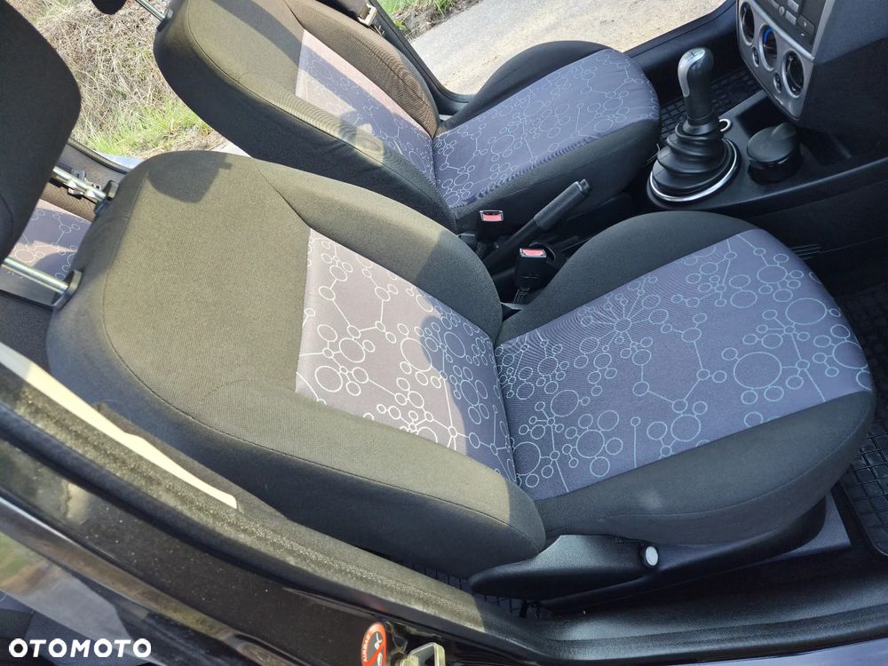 Ford Fiesta 1.4 Trend - 28