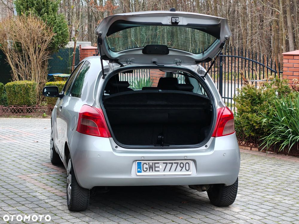 Toyota Yaris 1.3 Luna A/C - 29