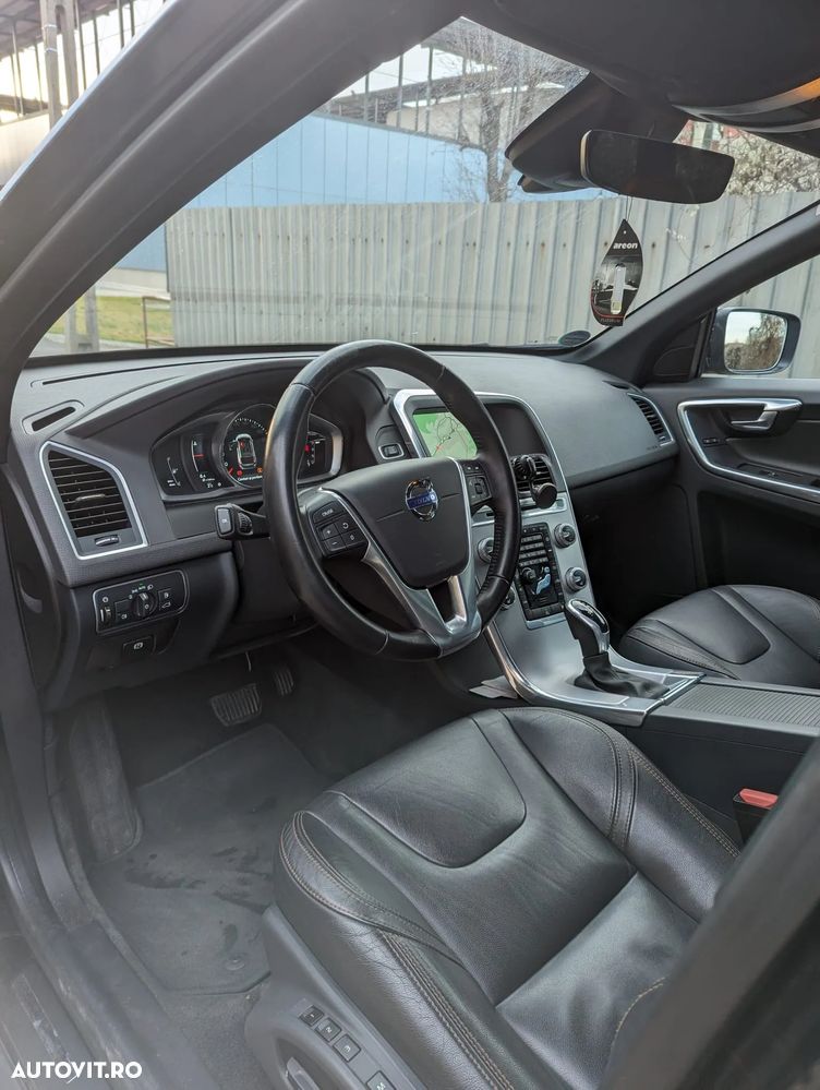 Volvo XC 60 D4 R-Design - 8