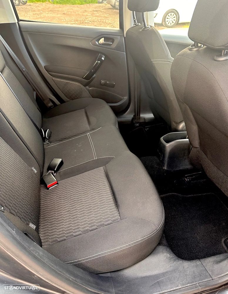 Peugeot 208 1.6 BlueHDi Style - 9