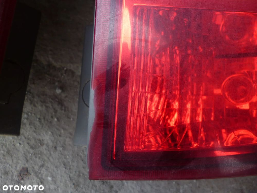 KIA CEED I KOMBI LAMPA PRAWA  TYLNA - 2