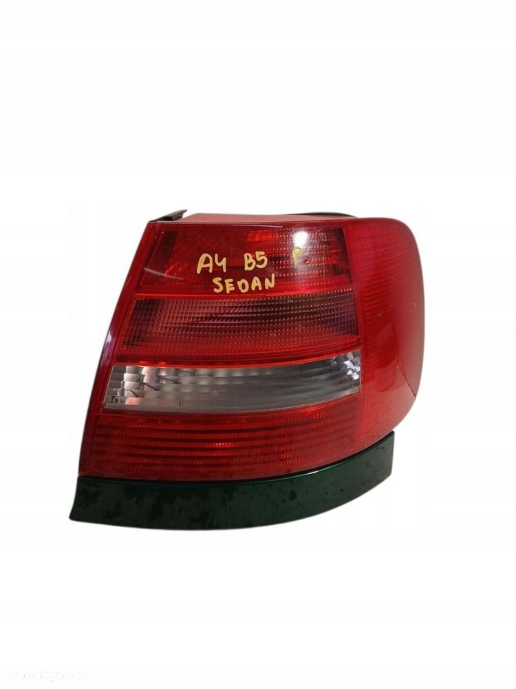 lampa prawa tylna tył audi a4 b5 sedan 8d0945096f a4 b5 sedan - 1