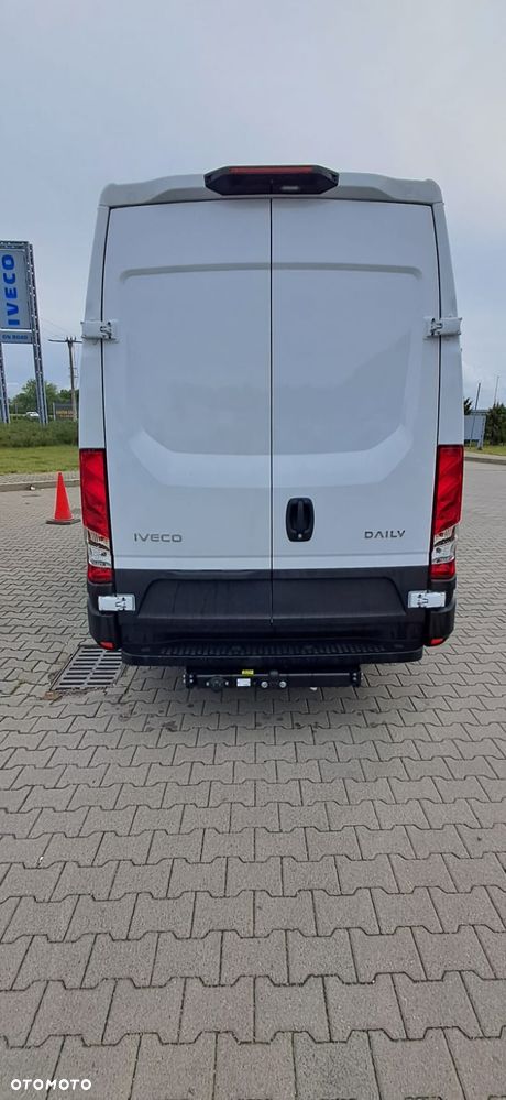 Iveco 35S16BA8 V - 16