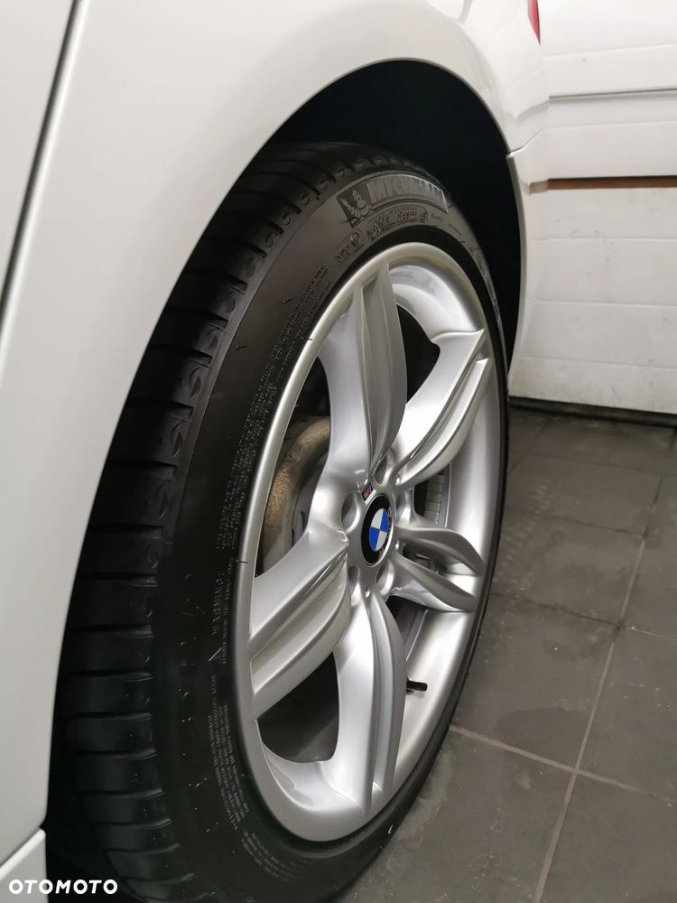 BMW Seria 5 525d xDrive - 34