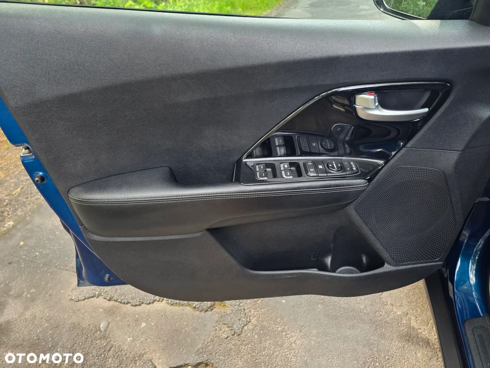 Kia Niro 1.6 GDI Hybrid L Business Line - 36