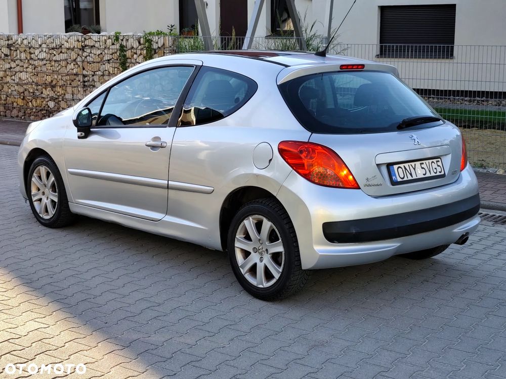 Peugeot 207 90 HDi FAP (Blue Lion) Sport - 7