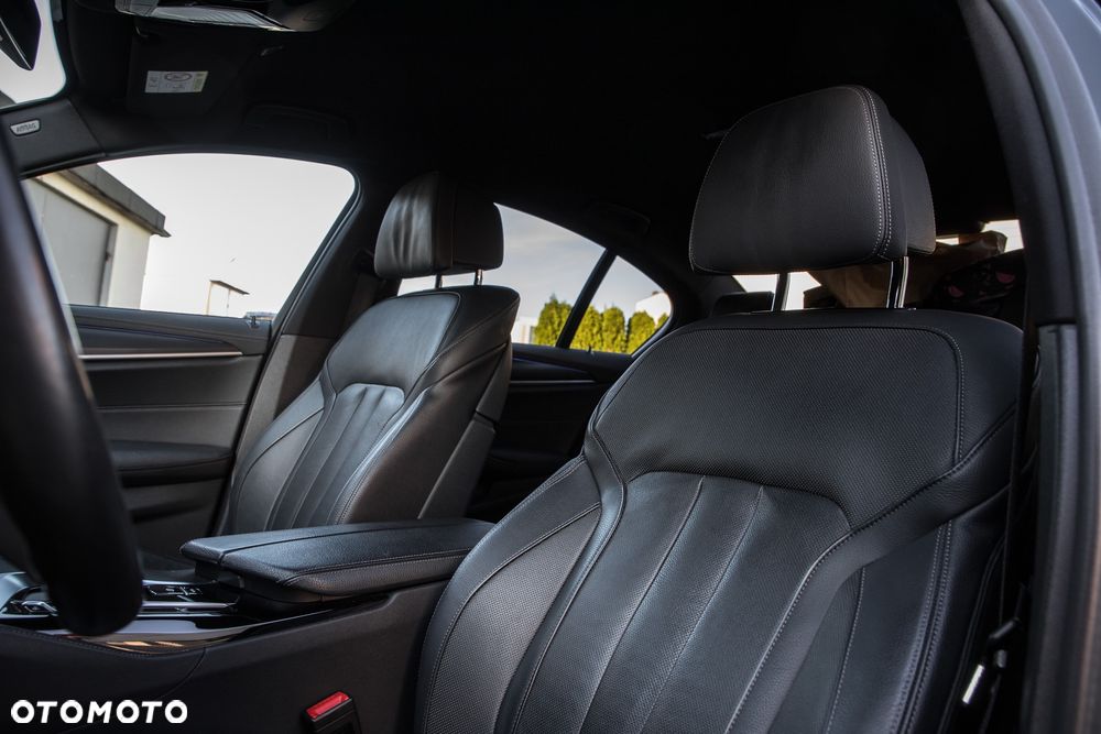 BMW Seria 5 530i xDrive Sport Line sport - 29