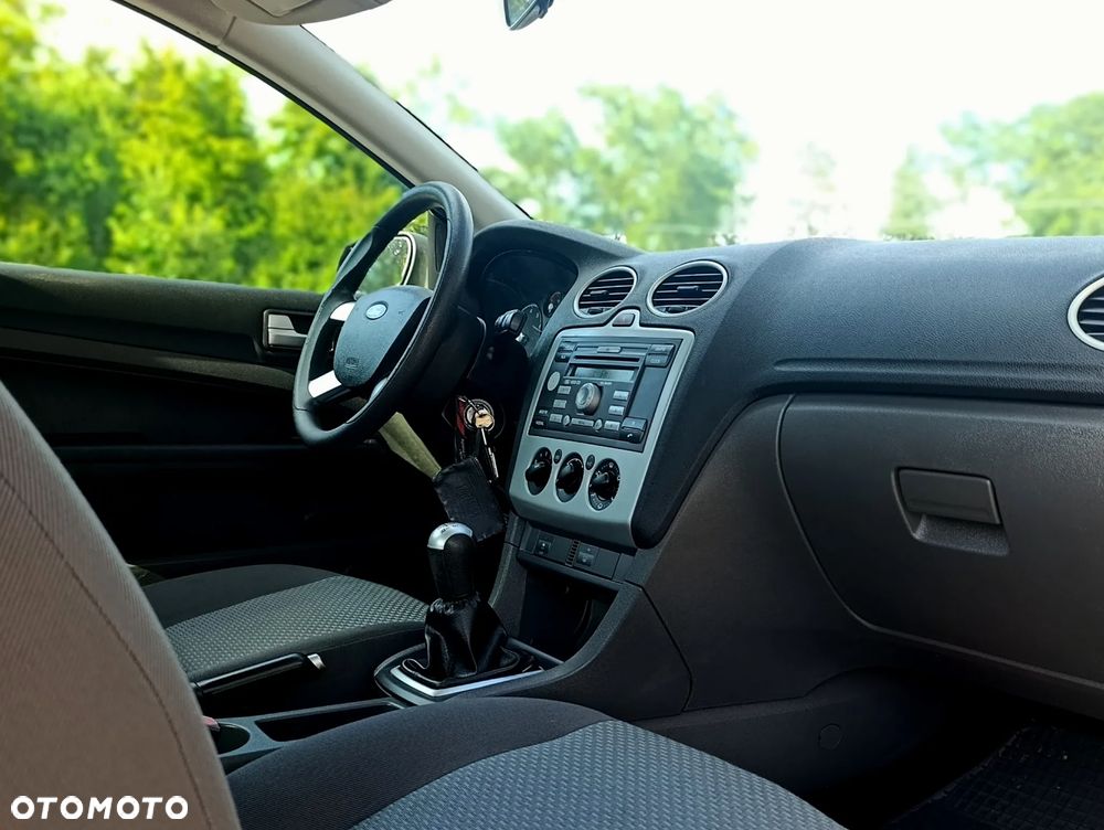 Ford Focus 1.4 16V Fun - 11