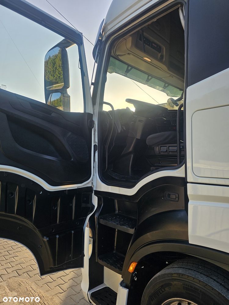 Iveco S-WAY - 16