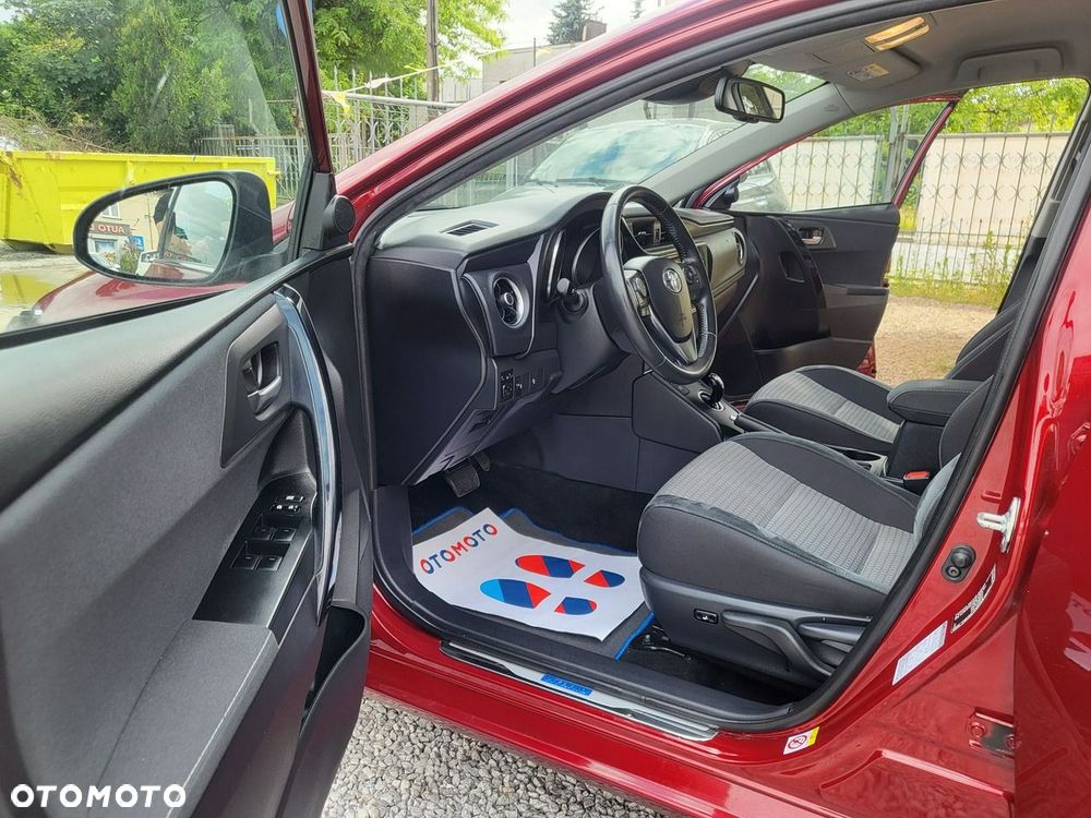 Toyota Auris - 13