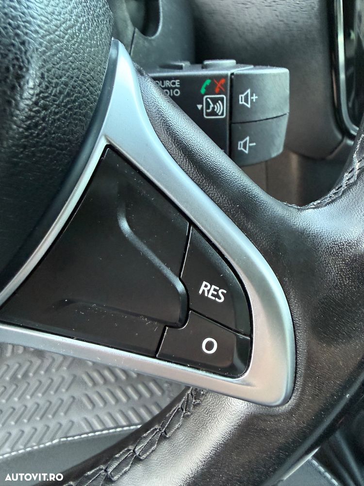 Dacia Lodgy 1.5 dCi Stepway - 32