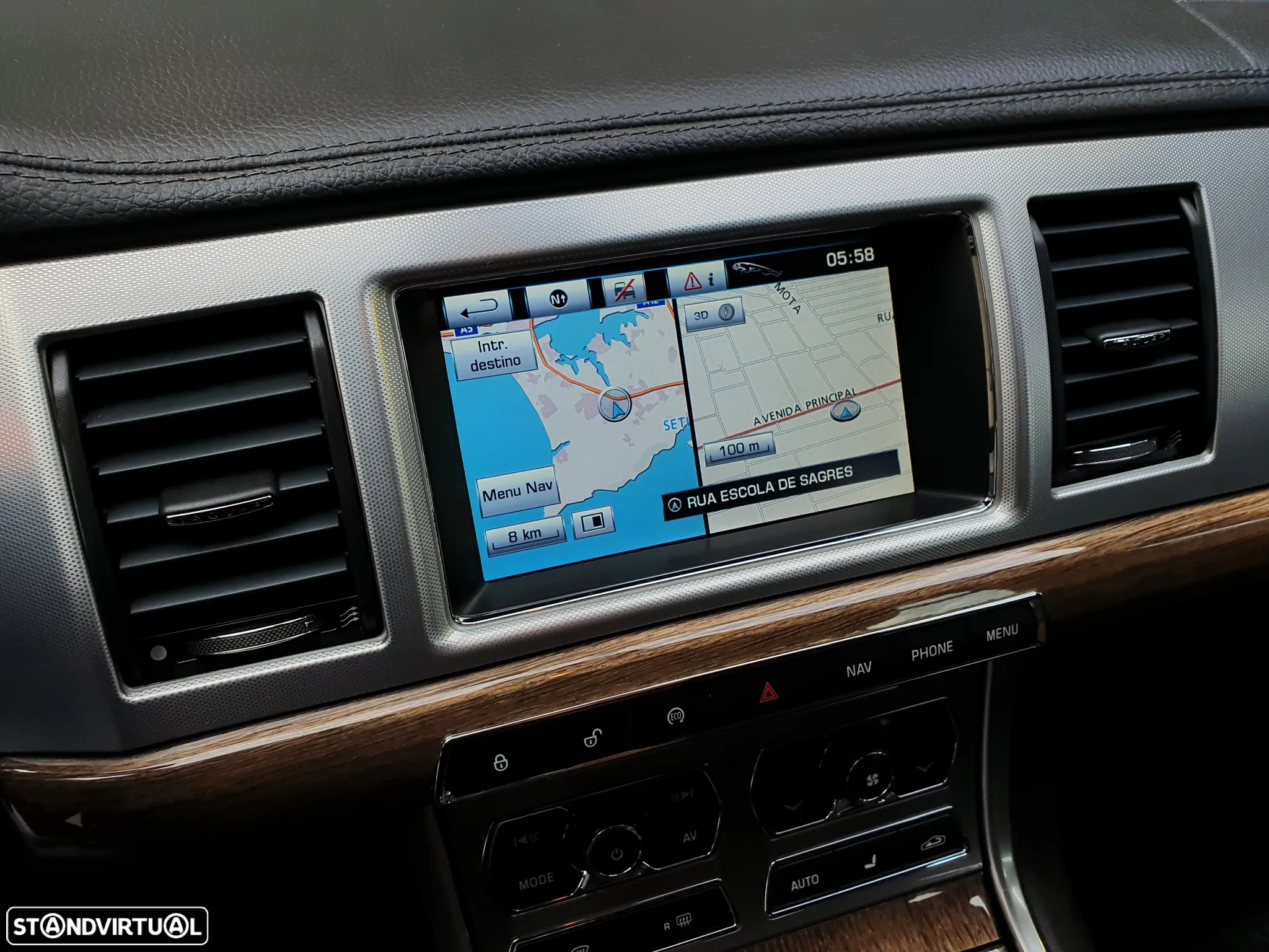 Jaguar XF Sportbrake 2.2 D Premium Luxury - 10
