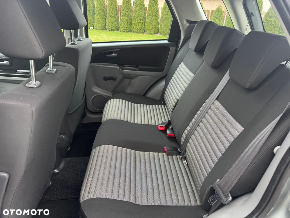 Suzuki SX4 1.6 VVT 4x4 Comfort - 12