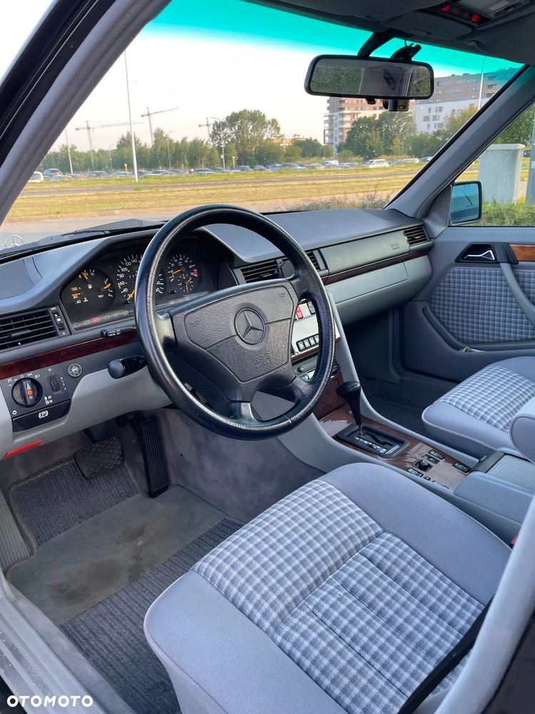 Mercedes-Benz W124 (1984-1993) - 12