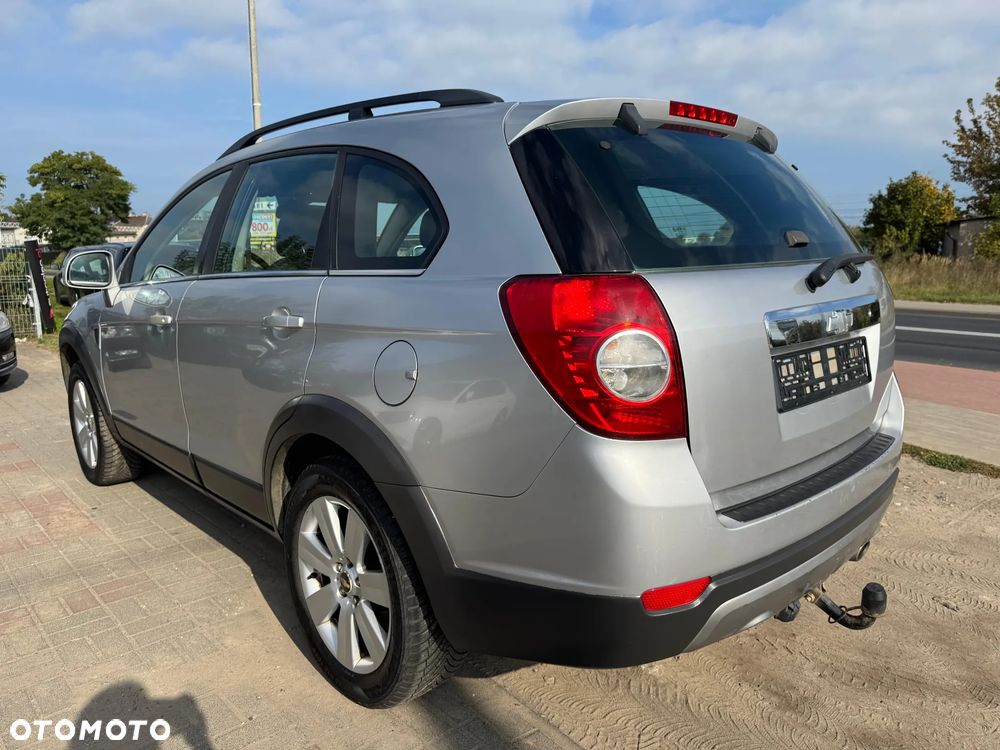 Chevrolet Captiva 2.0 d LT medium - 4