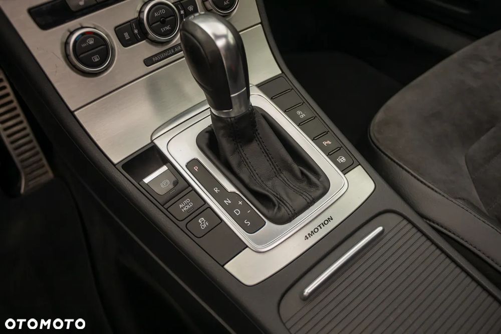 Volkswagen Passat 2.0 TDI 4Motion DSG BlueMotion Tech R-Line - 18