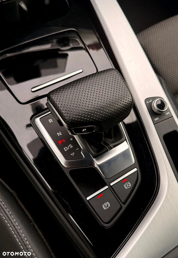 Audi A4 Avant 35 TFSI mHEV S Line S tronic - 32