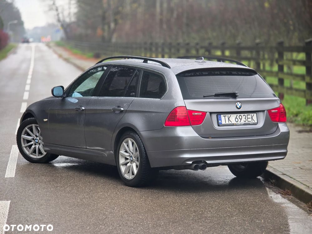 BMW Seria 3 330i xDrive Edition Sport - 3