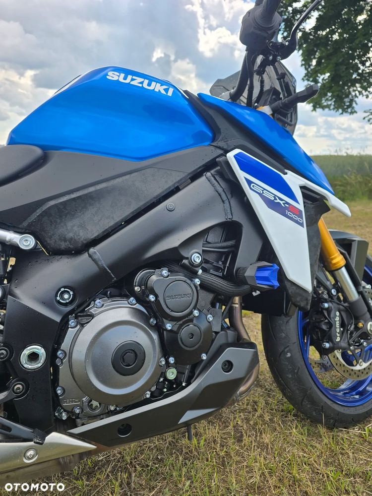 Suzuki GSX 1000 - 4
