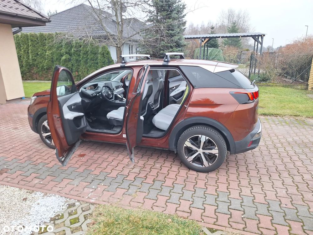 Peugeot 3008 1.2 PureTech Allure S&S - 6