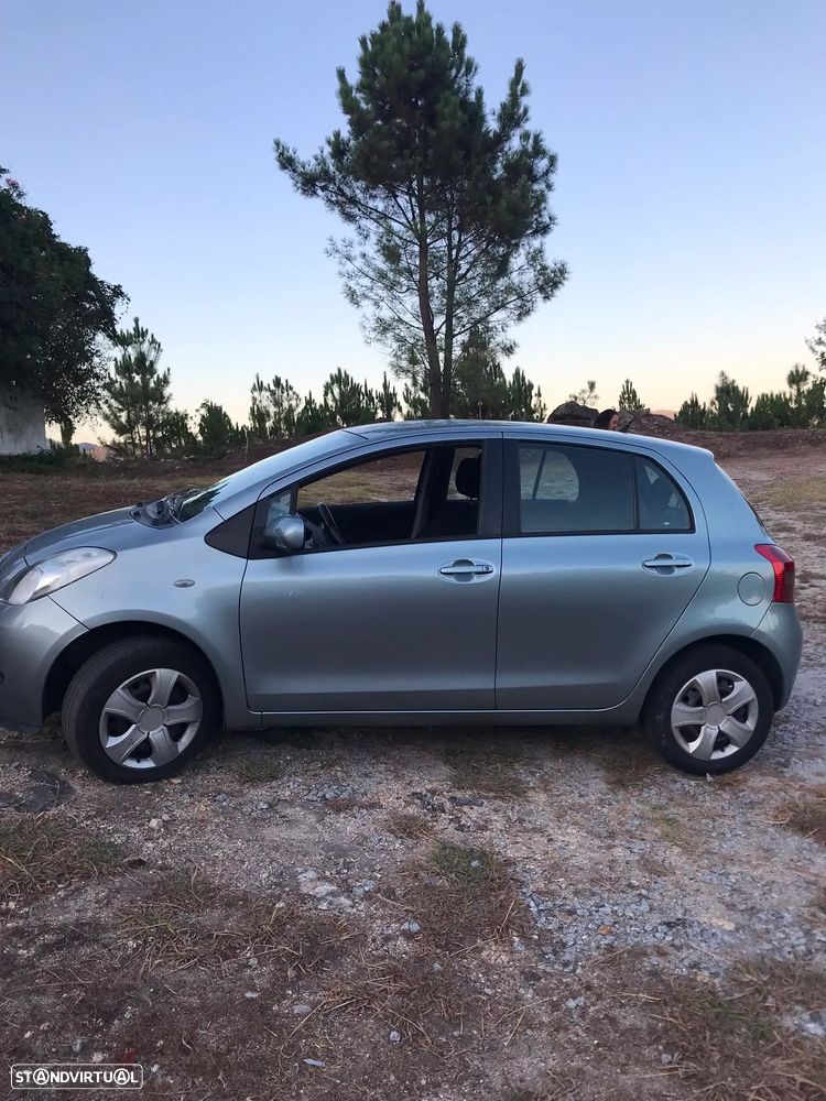 Toyota Yaris 1.0 VVT-i - 10