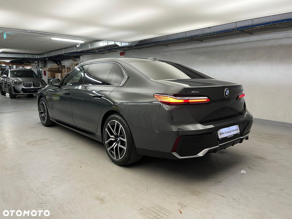 BMW Seria 7 - 12