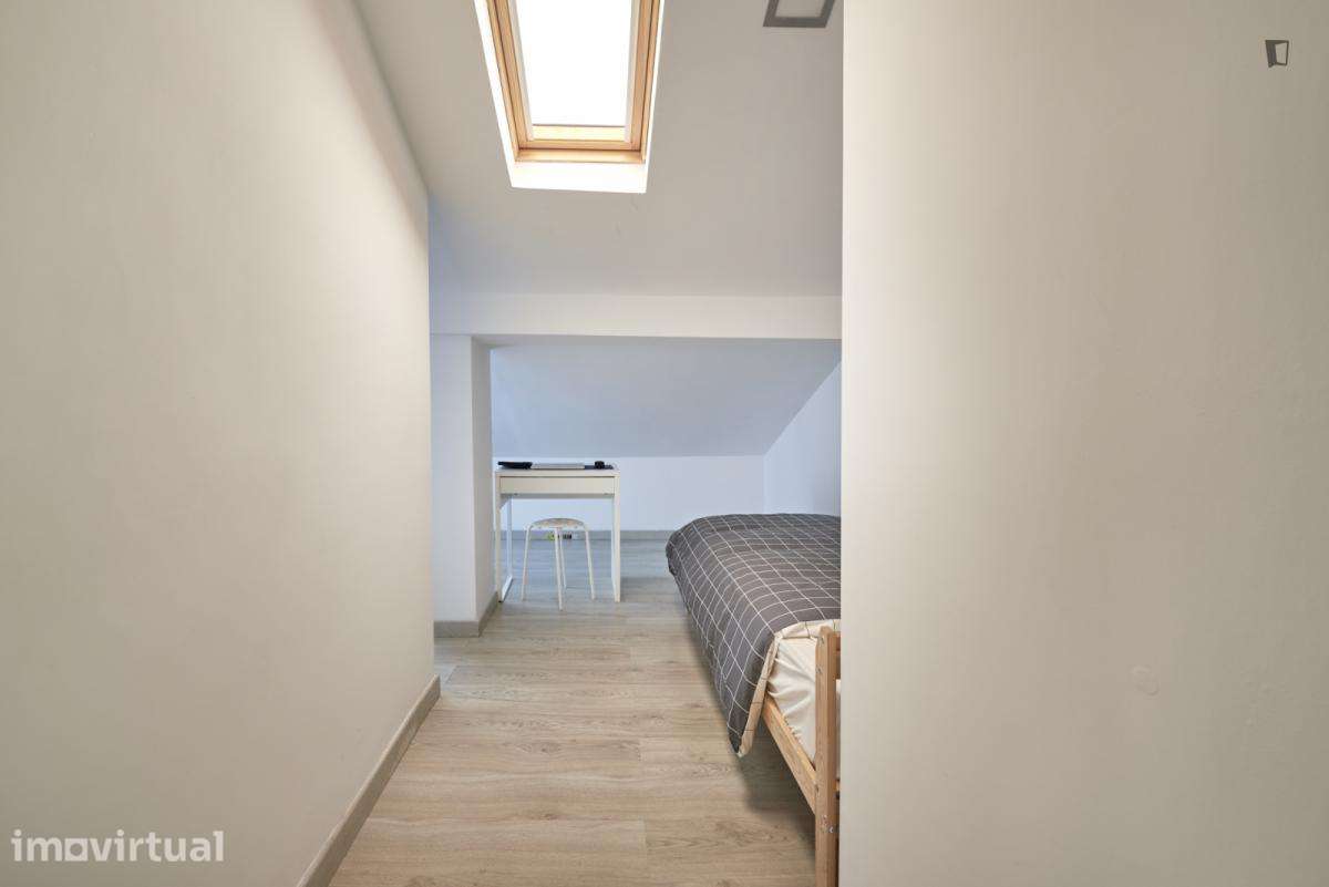Quarto - localizado em Amadora Lisbon - Grande imagem: 4/18