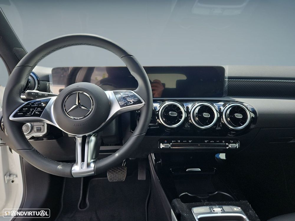 Mercedes-Benz A 250 e - 12