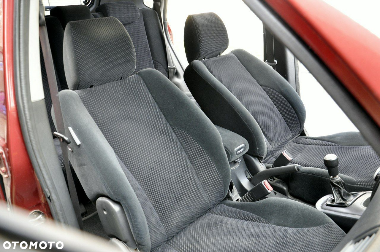 Hyundai Tucson 2.0 2WD GLS - 32