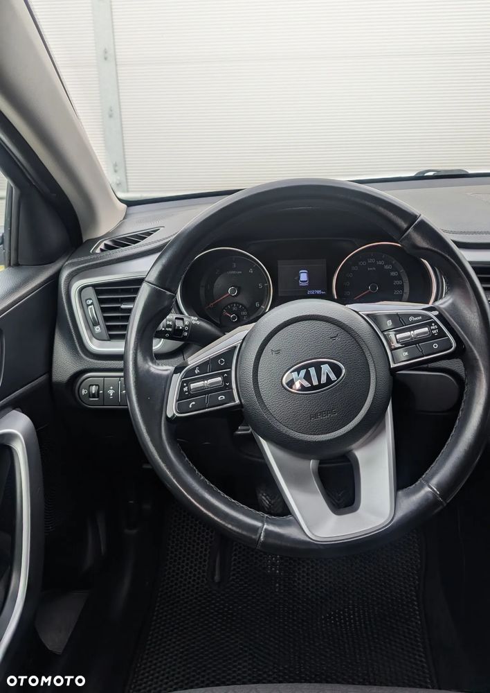 Kia Ceed 1.6 CRDi SCR M - 14