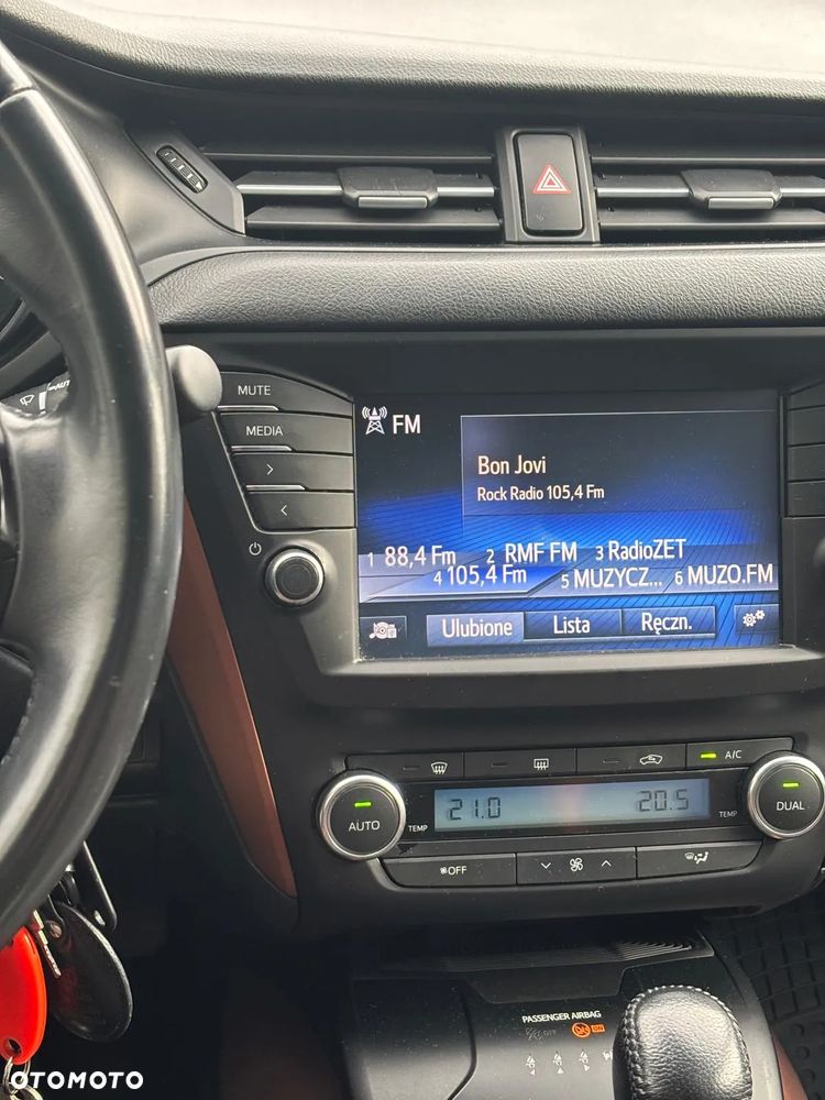 Toyota Avensis 1.8 Premium MS - 11