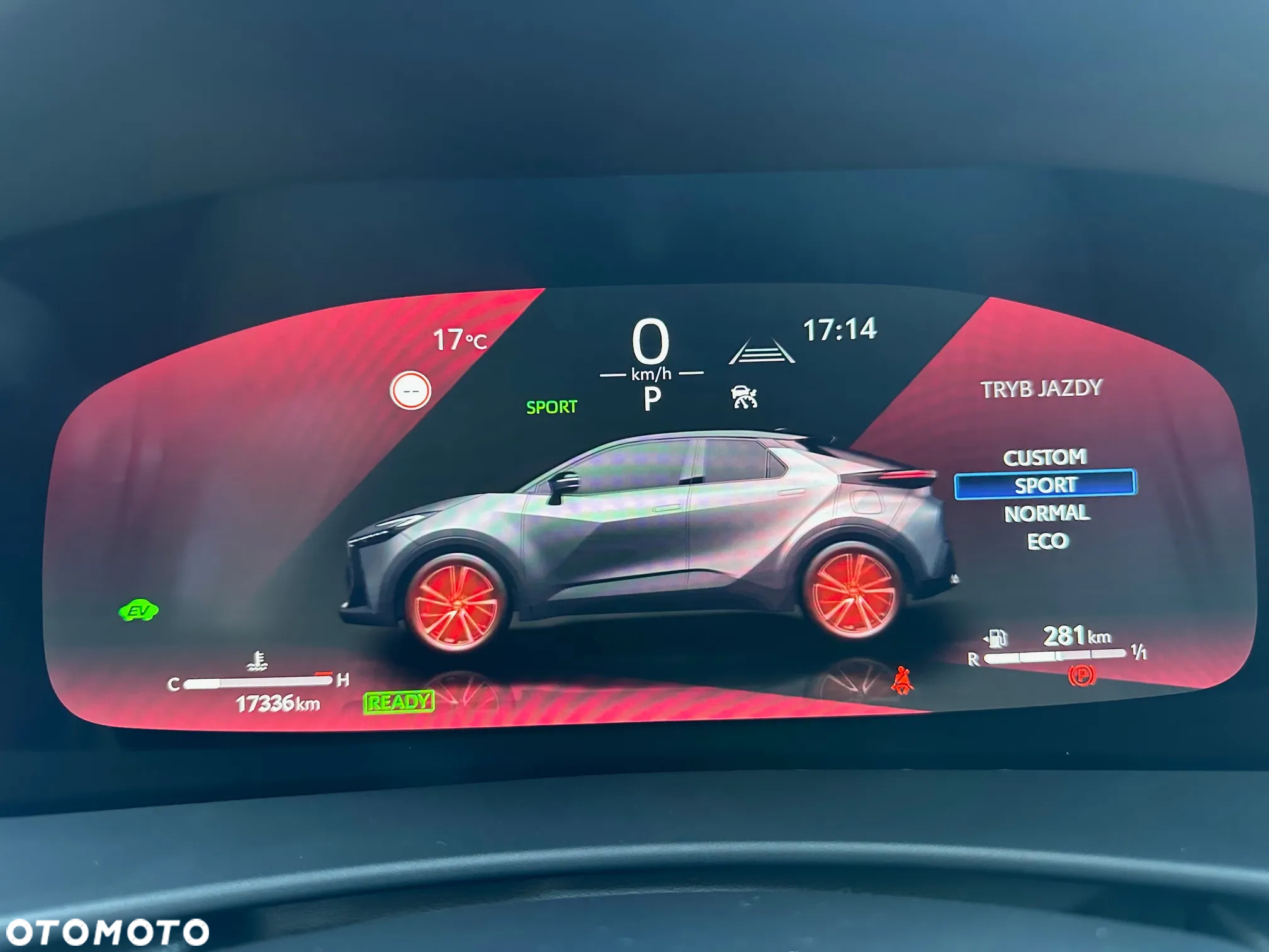 Toyota C-HR 1.8 Hybrid Team Deutschland - 29