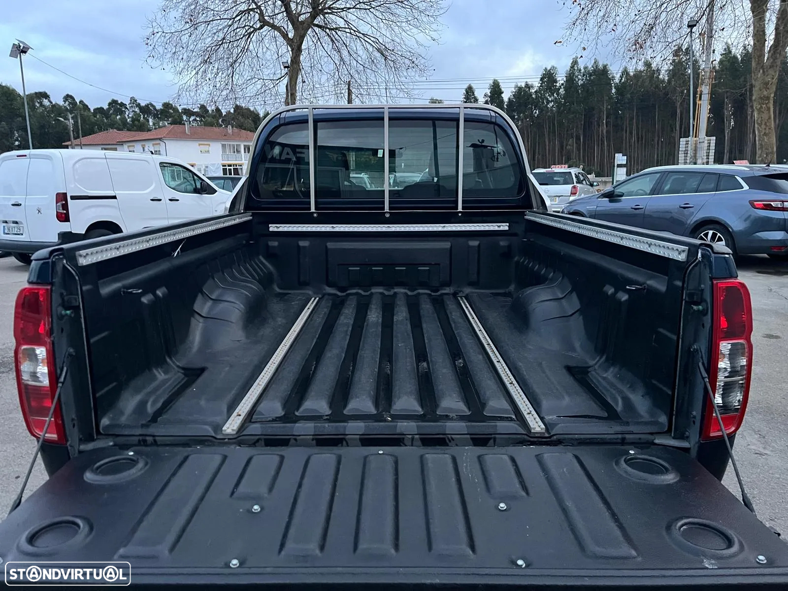 Nissan Navara 2.5 dCi KC SE 4WD - 7