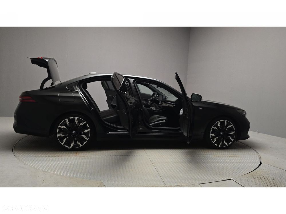 BMW Seria 5 - 13