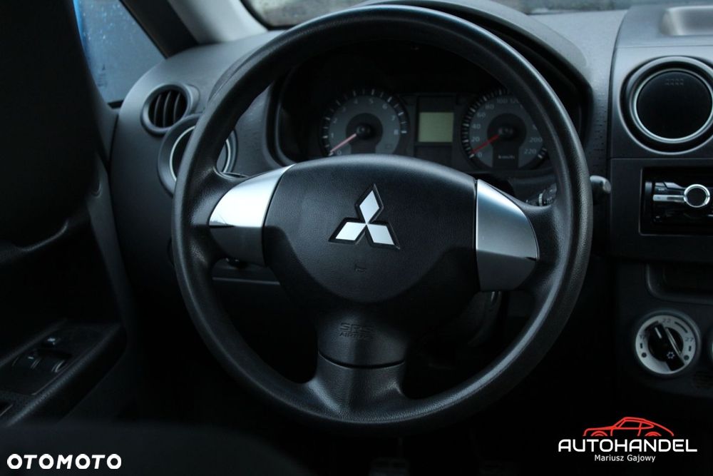 Mitsubishi Colt - 8