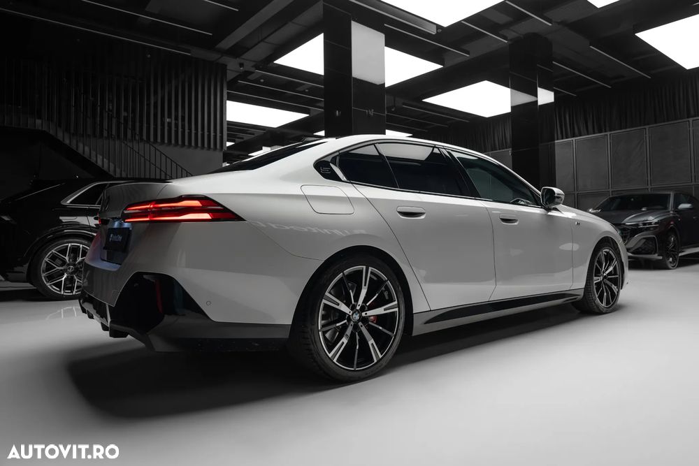 BMW Seria 5 520i AT MHEV - 10