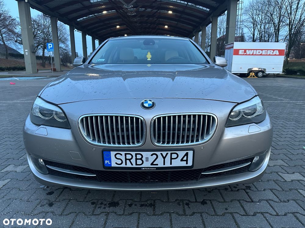 BMW Seria 5 528i Sport-Aut - 2