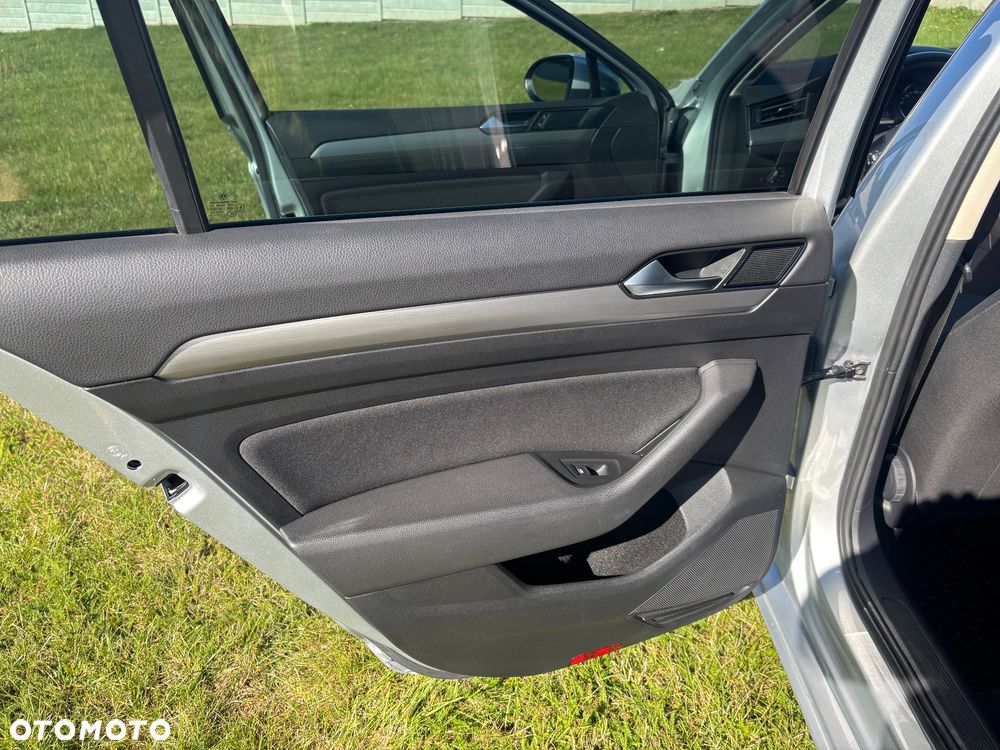 Volkswagen Passat 1.4 TSI BMT Comfortline - 21