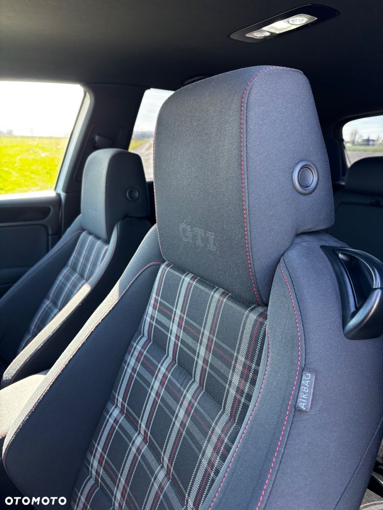 Volkswagen Golf 2.0 GTI DSG - 12