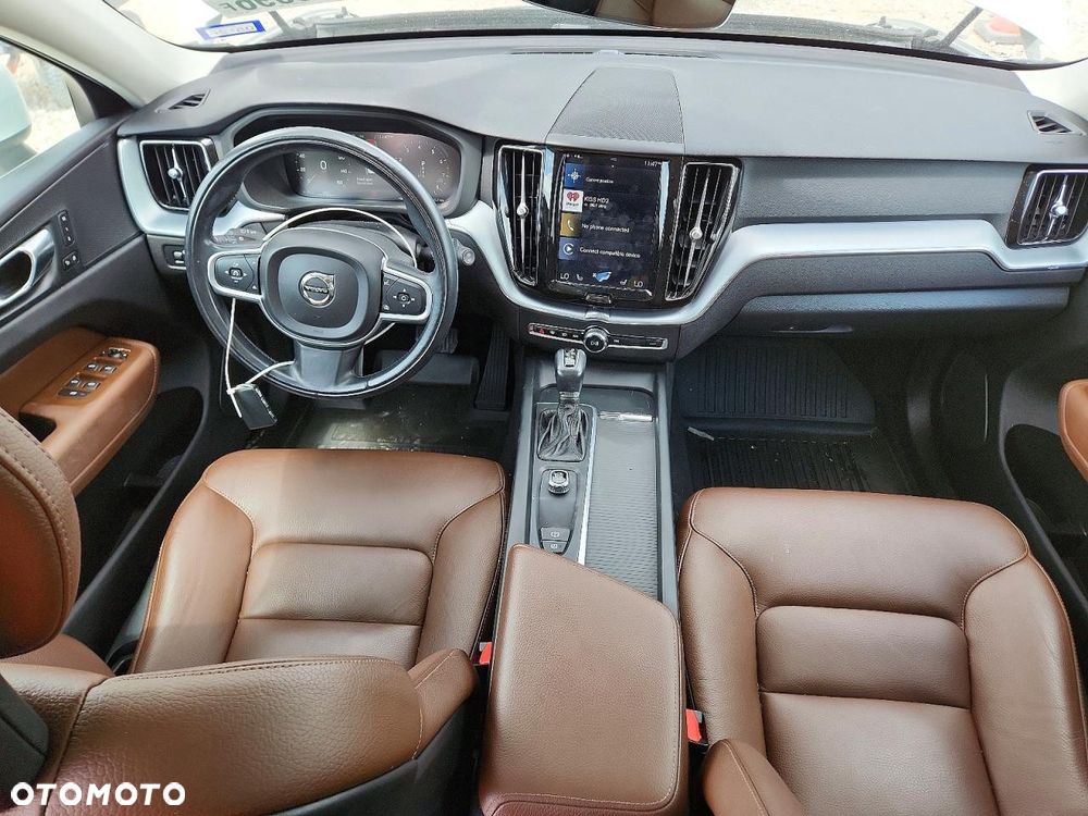 Volvo XC 60 T5 AWD Momentum - 9