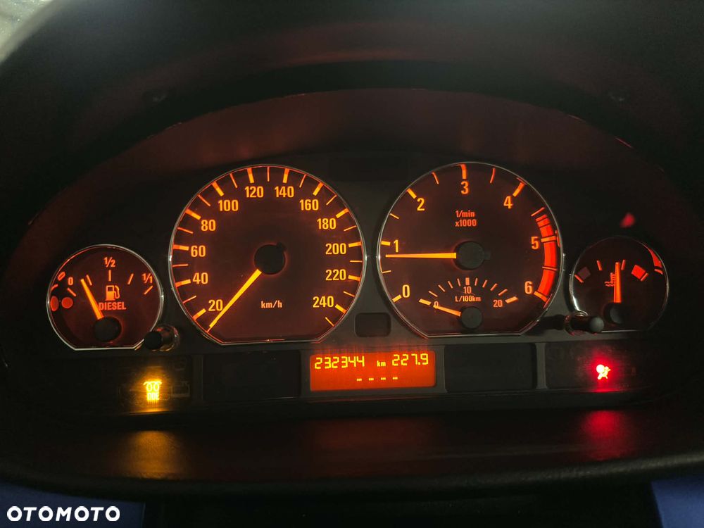 BMW Seria 3 320td - 12