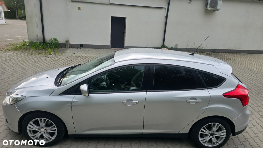 Ford Focus 1.6 TDCi ECOnetic 88g Start-Stopp-System Titanium - 11