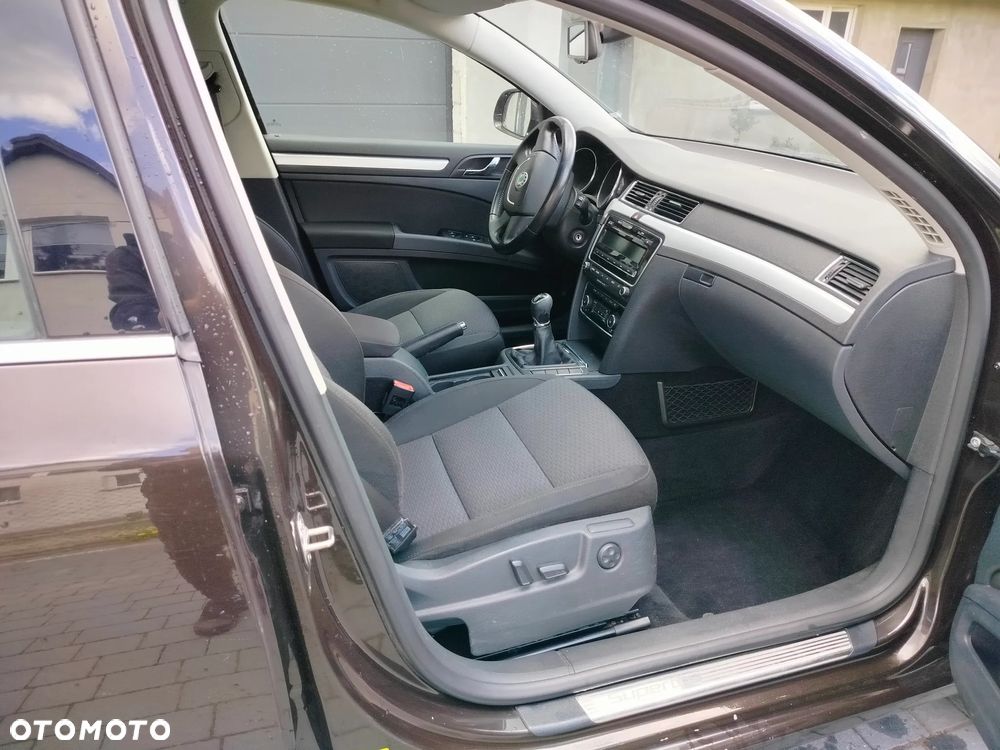 Skoda Superb 1.6 TDI GreenLine - 10