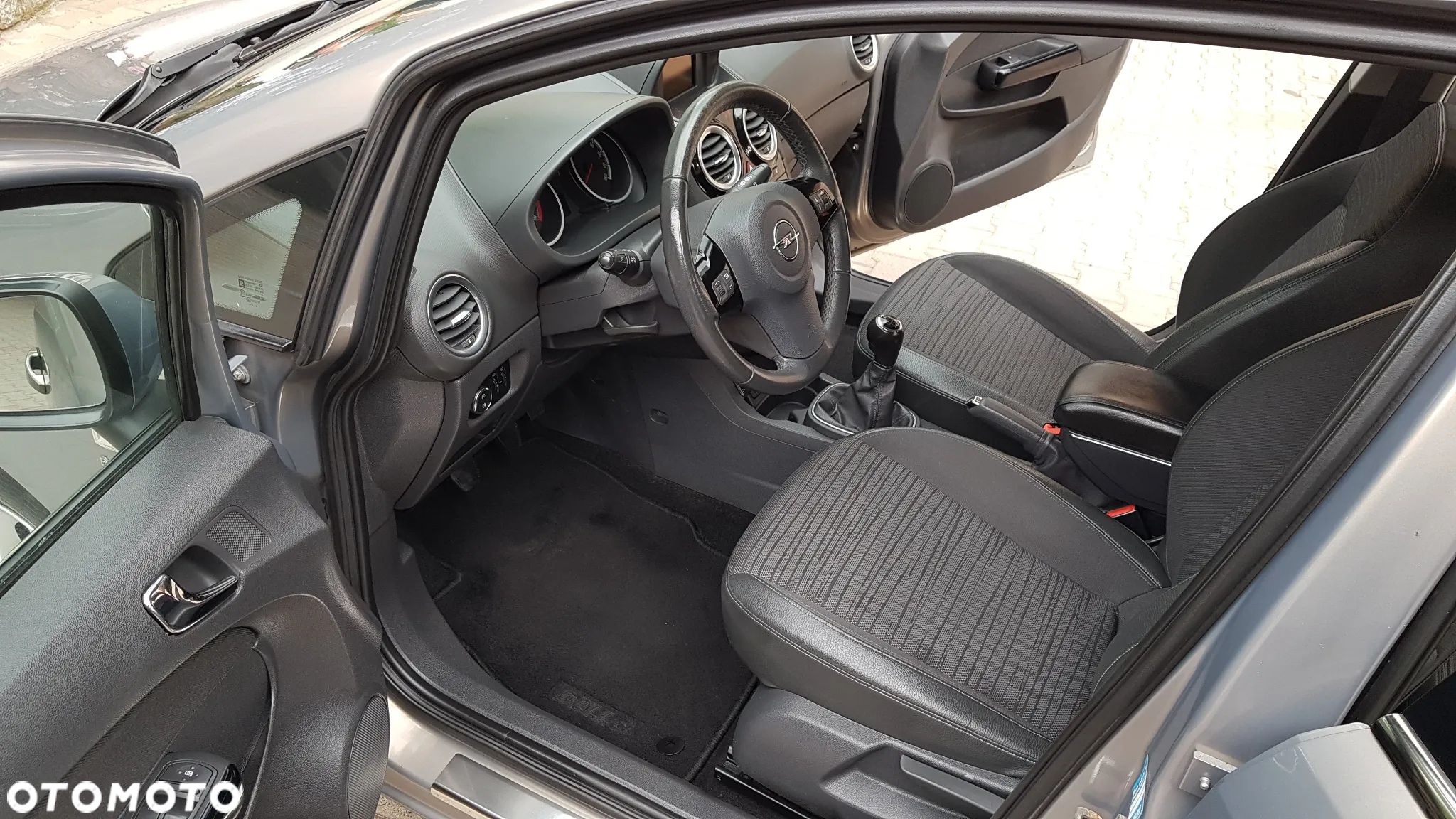 Opel Corsa 1.4 Cosmo - 5